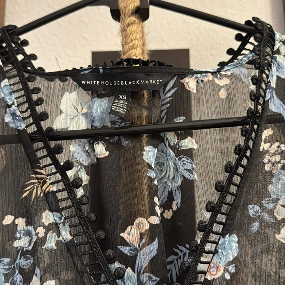 White House black market floral Sheer Blouse - Picture 3 of 4